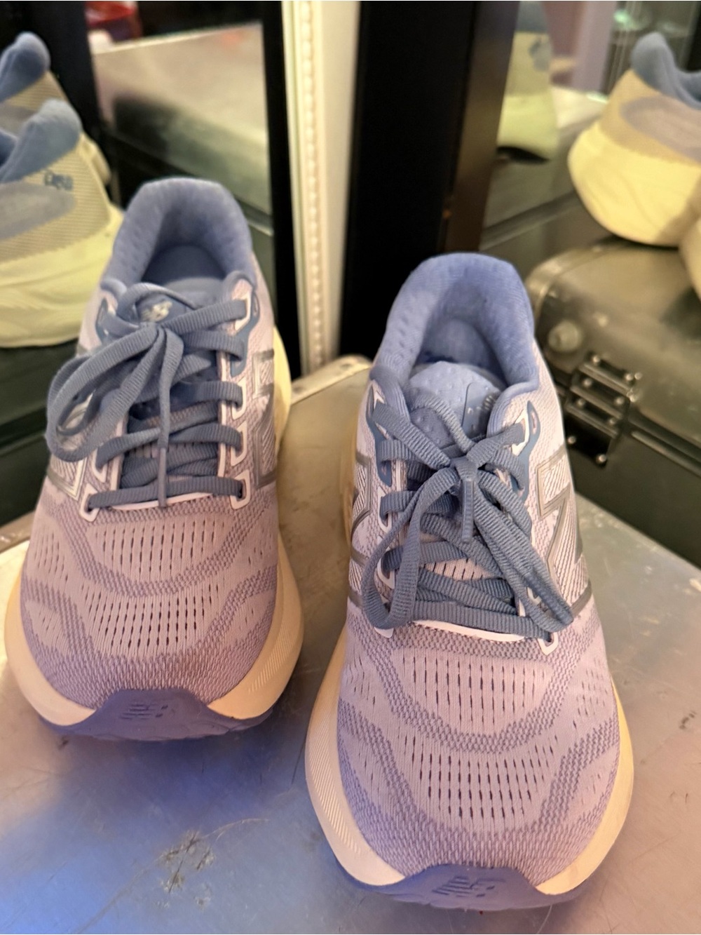 New Balance 880 Women's Running Shoes in Soft Lavender and Cream - Picture 3 of 13